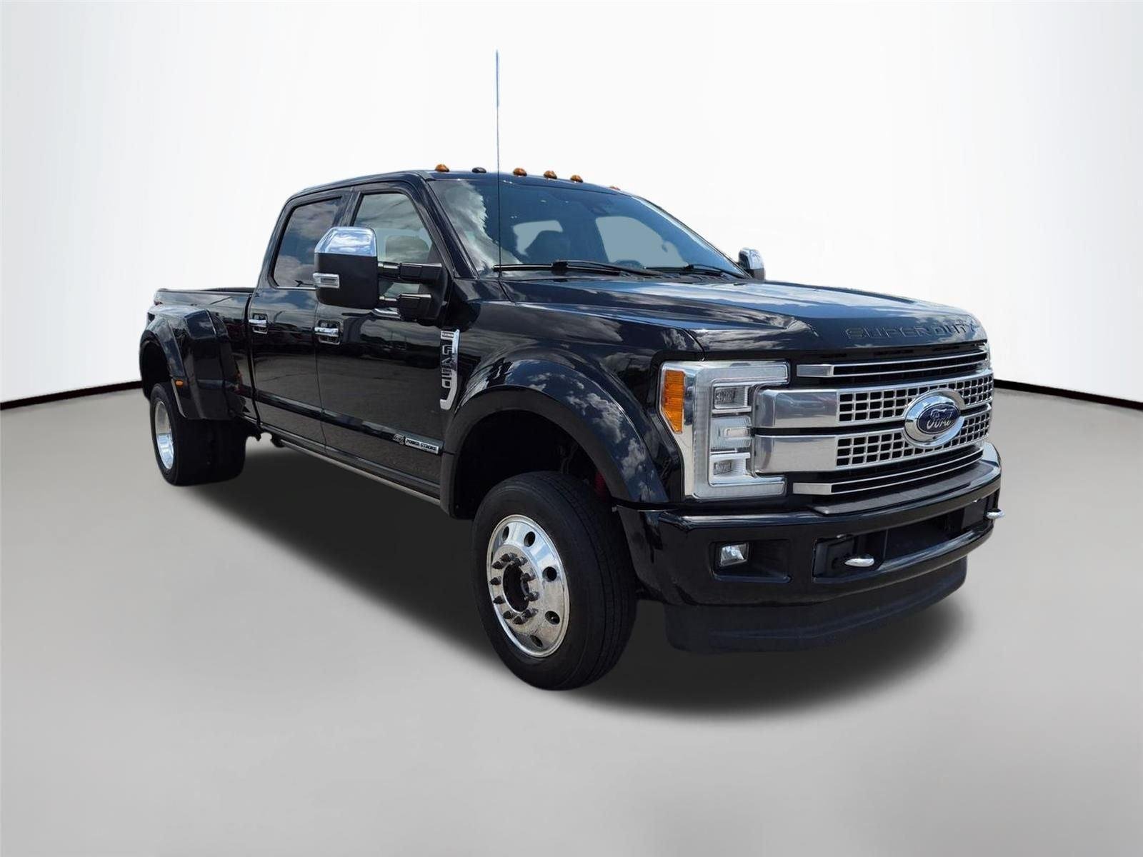 Used 2017 Shadow Black Ford Platinum image 3