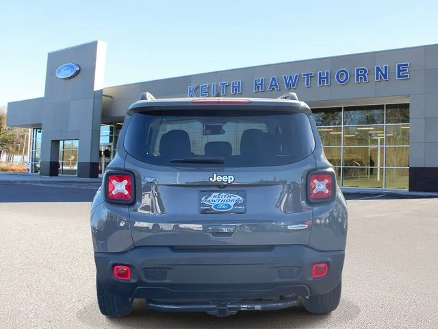 Used 2020 Gray Clearcoat Jeep Latitude image 5