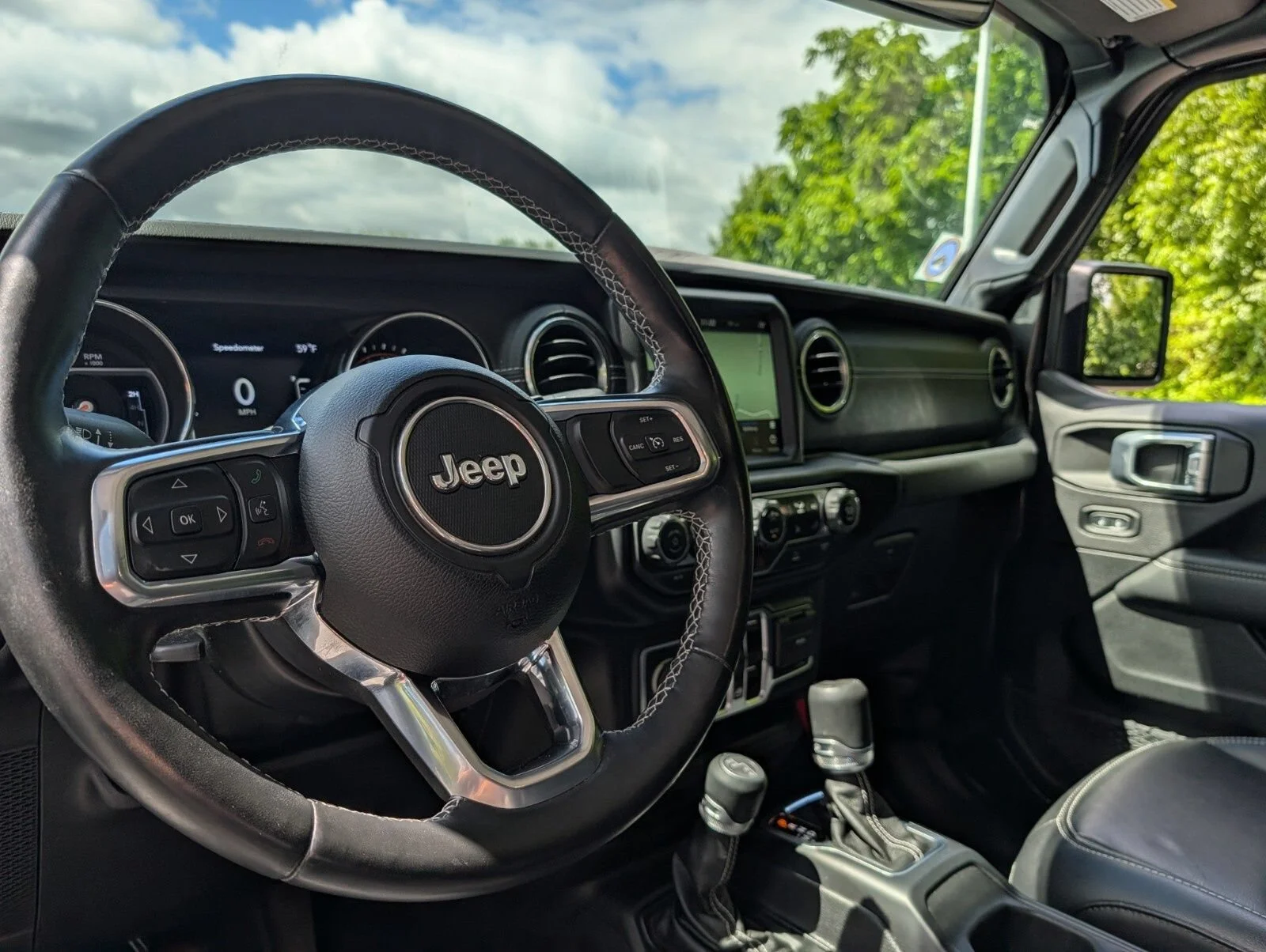 Used 2021 Gray Jeep Sahara 4x4 image 26