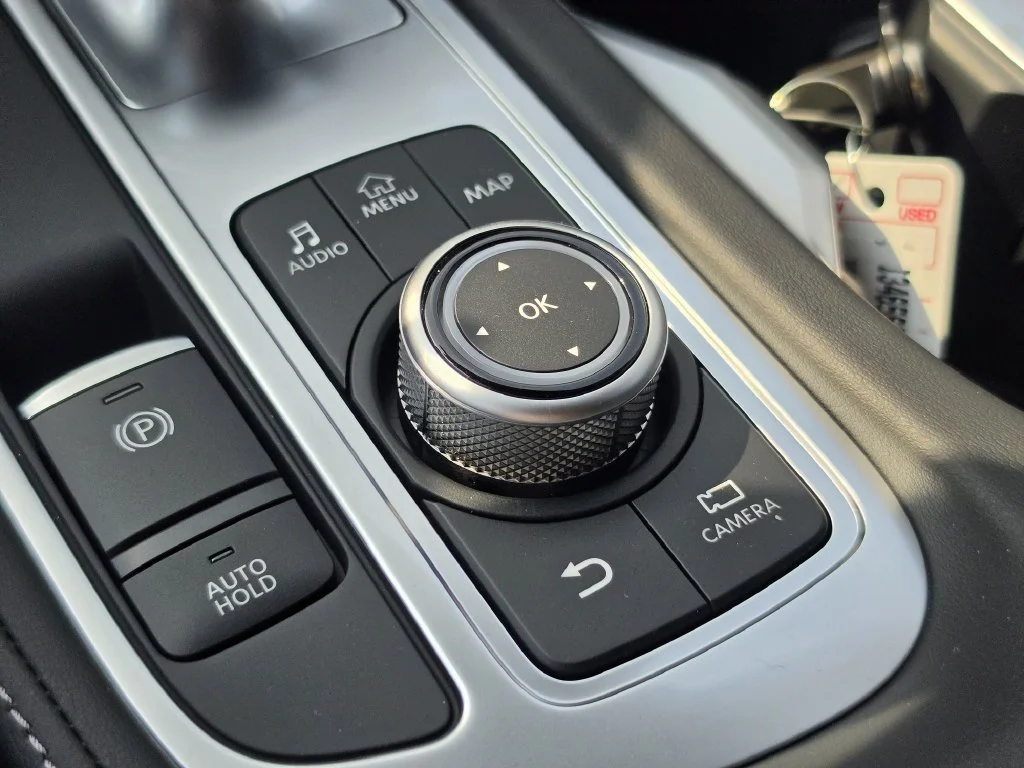 New 2027 RADIANT WHITE INFINITI Luxe AWD image 27