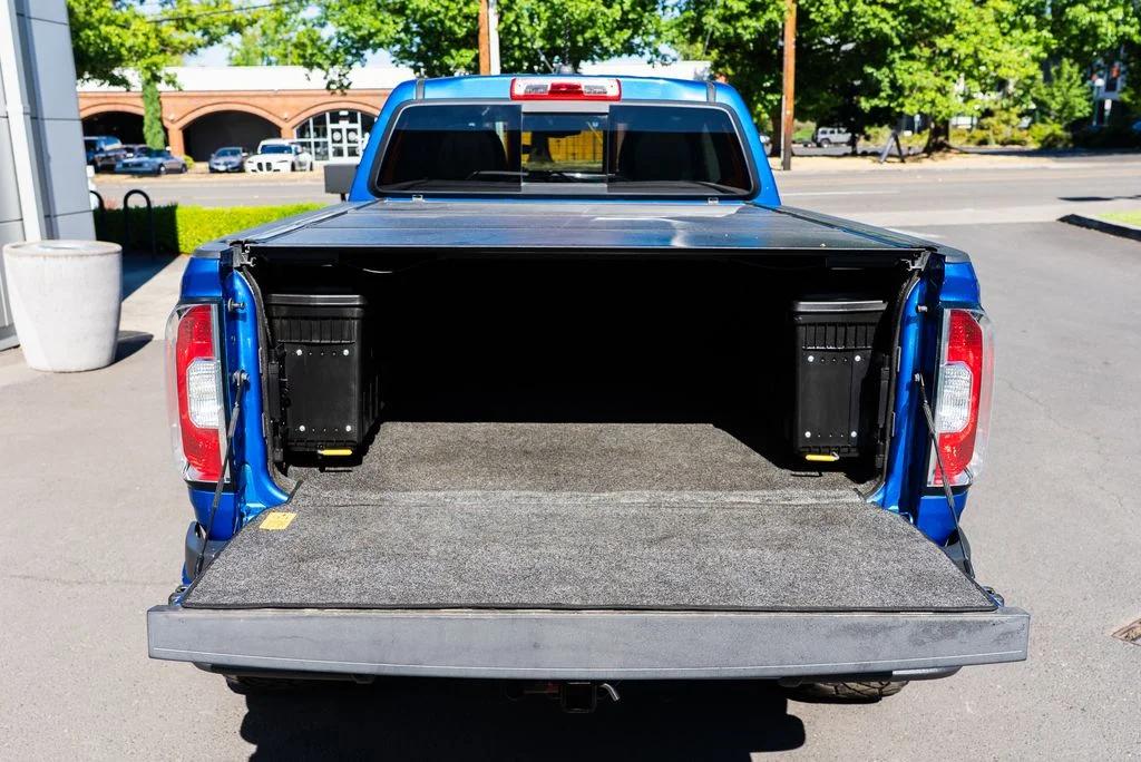 Used 2021 Blue GMC Elevation image 8