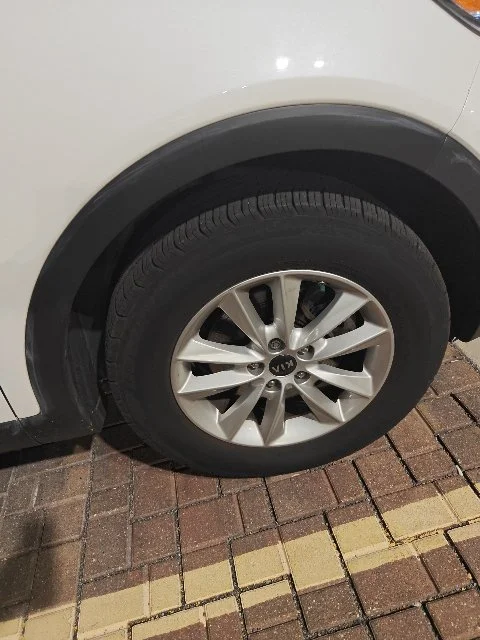 Used 2019 White Kia LX image 15