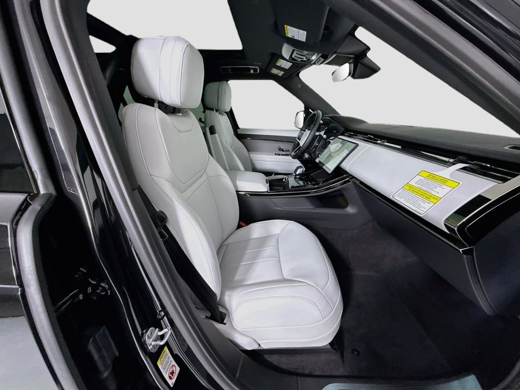 New 2026 Santorini Black Land Rover SE image 21
