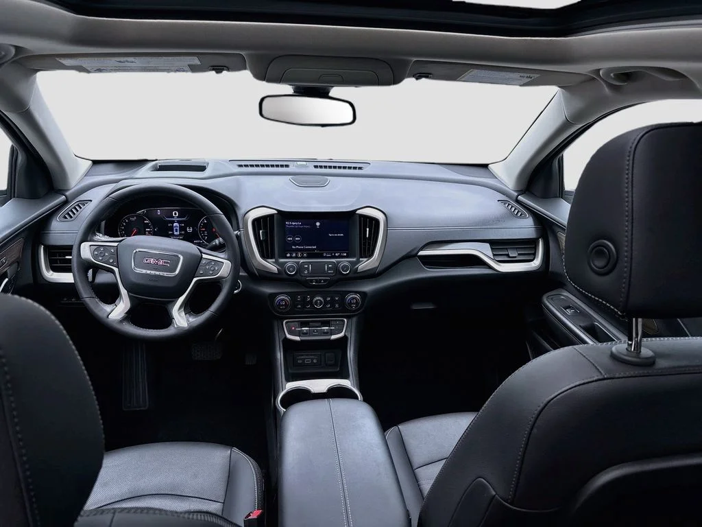 Used 2022 White GMC Denali image 24