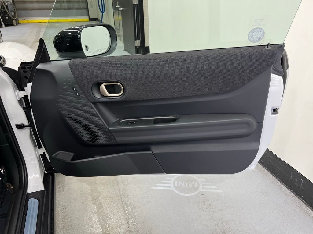 2025 MINI Hardtop 2 Door Base - Photo 22