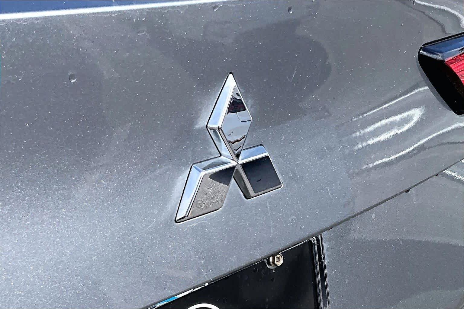 Used 2024 Mercury Gray Metallic Mitsubishi SE image 9