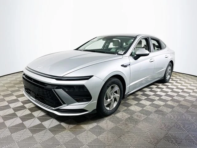 New 2026 Silver Hyundai SE image 7