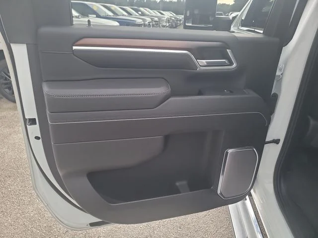 Used 2025 White GMC Denali image 12