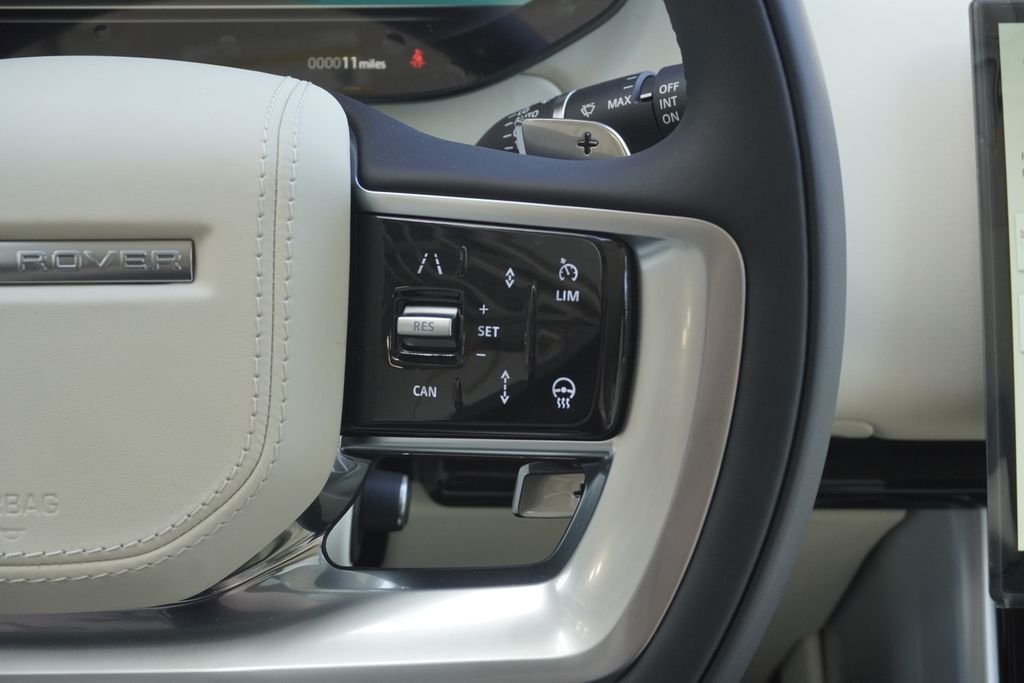New 2026 Santorini Black Land Rover SE image 13