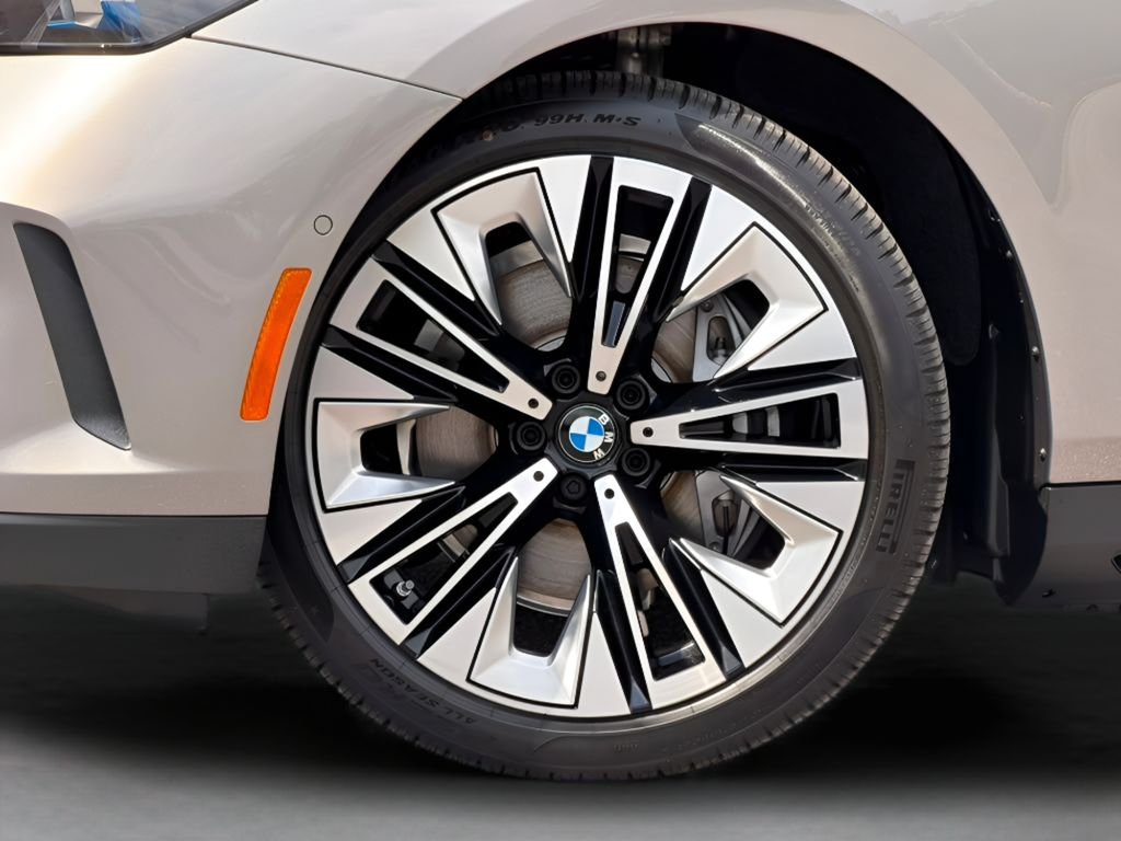 New 2027 Oxide Grey Metallic BMW xDrive40 image 26