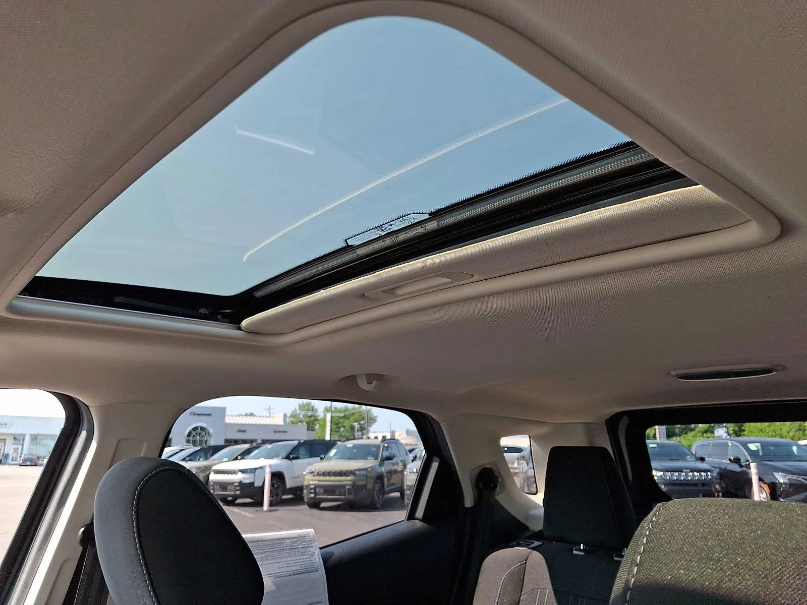 Used 2021 Smoke Metallic Ford SE image 14