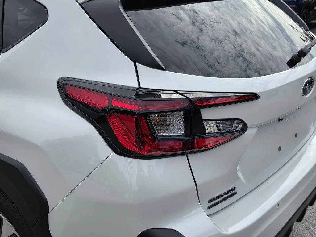 New 2026 CRYSTAL WHITE PEARL Subaru Limited image 7