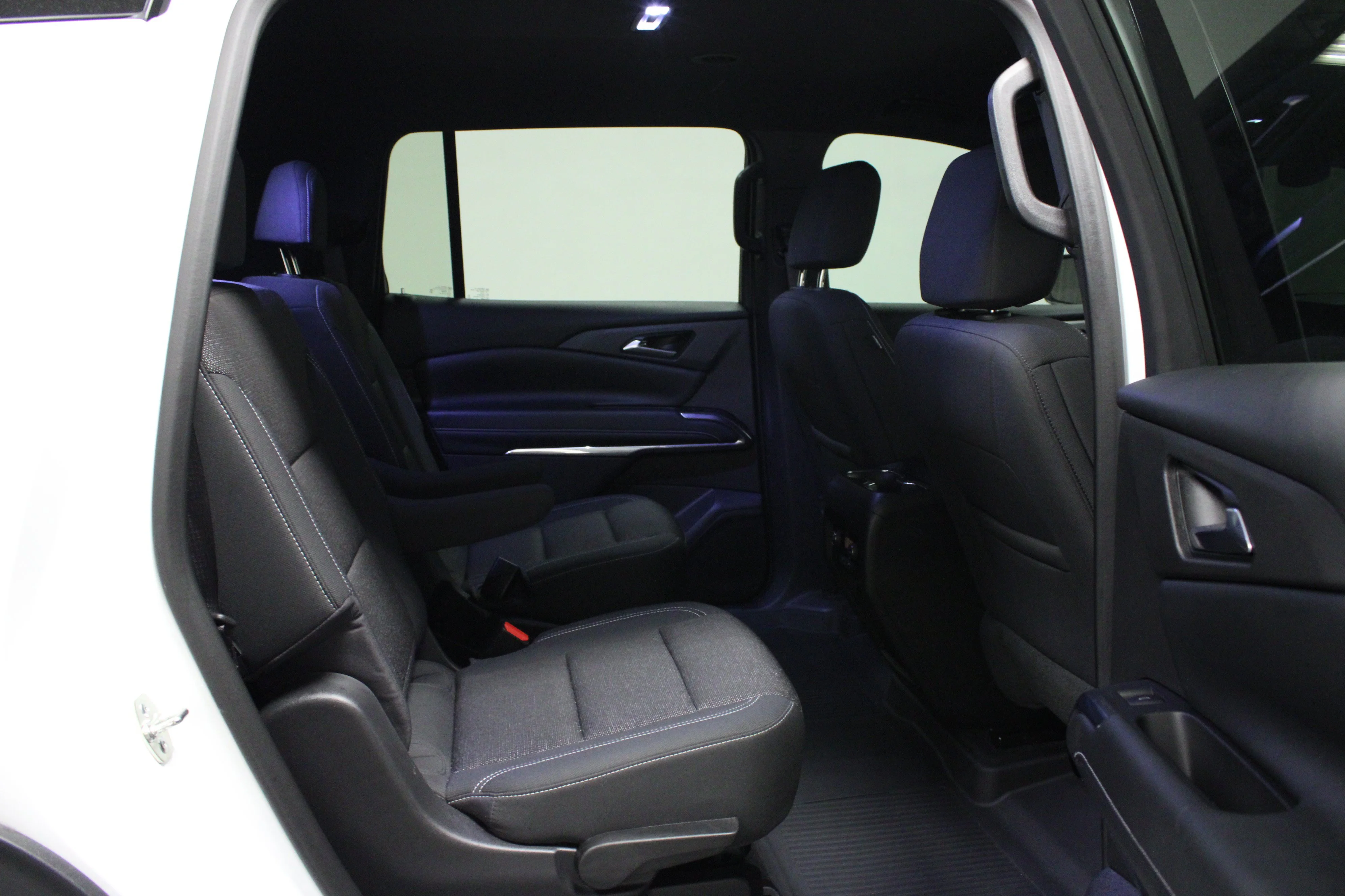 Used 2025 Summit White Chevrolet LT image 16