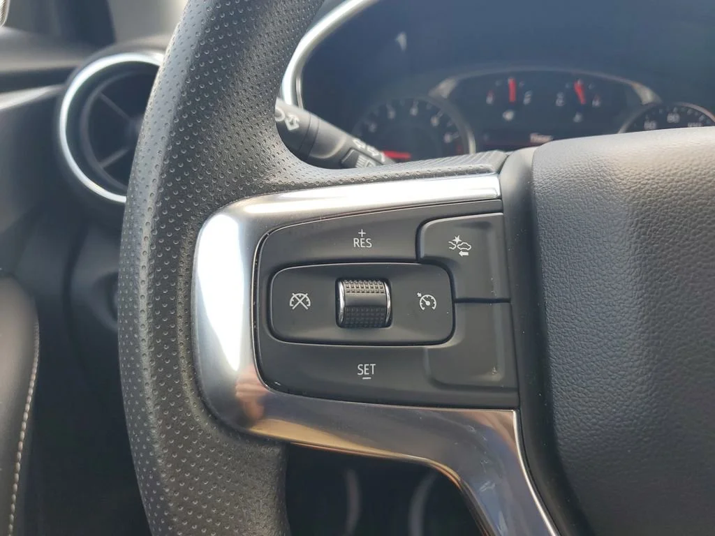 Used 2024 Summit White Chevrolet 2LT image 20