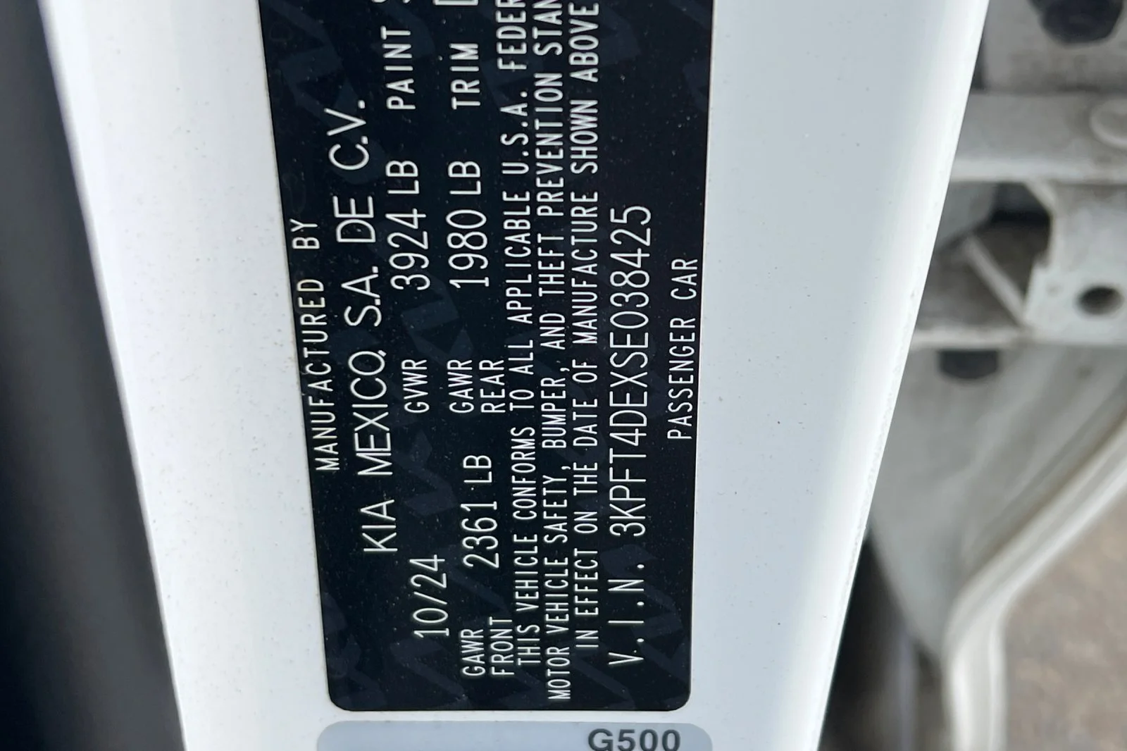 Used 2025 White Kia LXS image 27