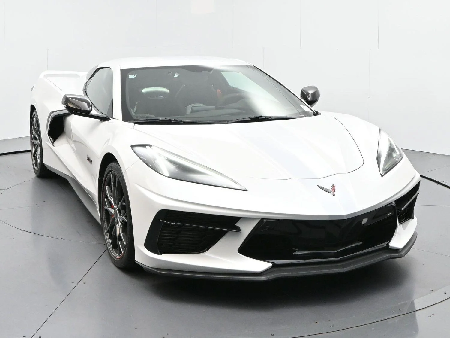 Used 2023 WHITE PEARL METALLIC TRICOAT Chevrolet 3LT image 2