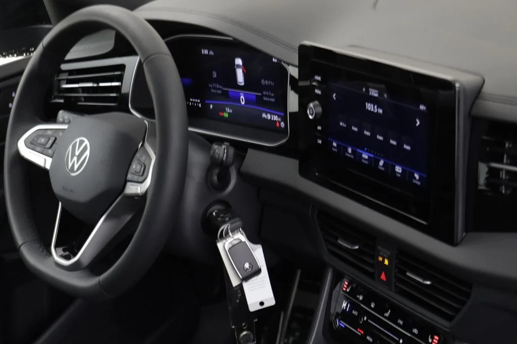 New 2026 Platinum Grey Volkswagen 1.5T Sport image 21