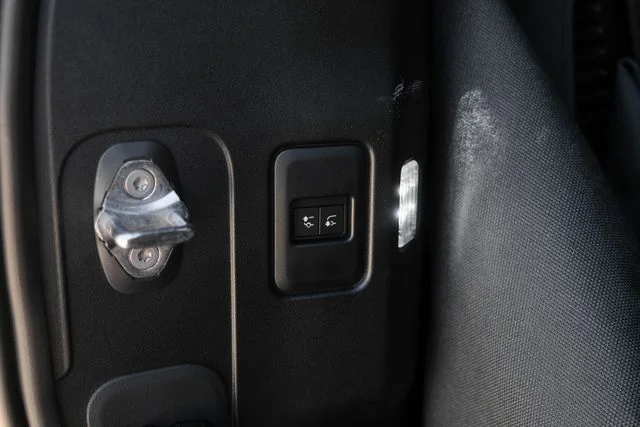 2025 Land Rover Defender V8 - Photo 75