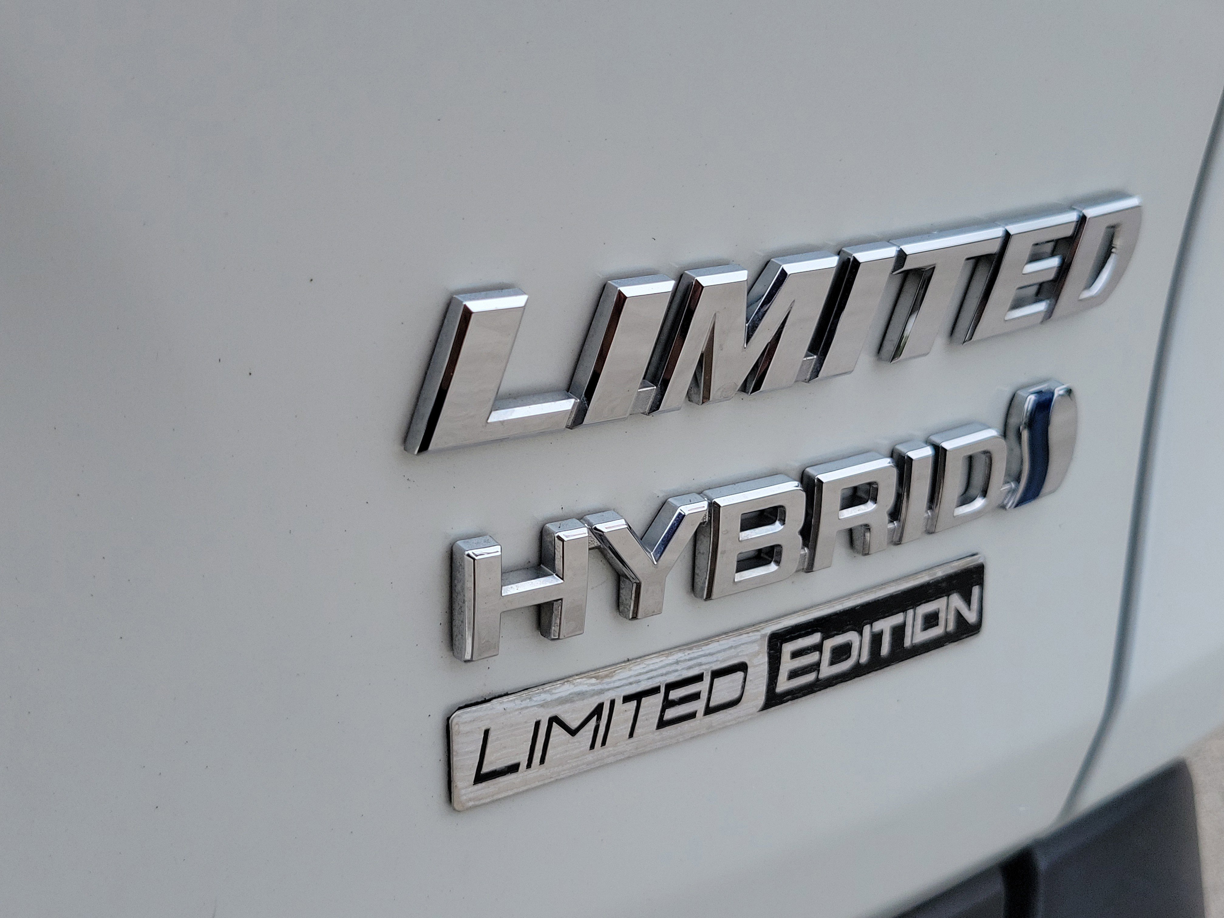 Used 2024 Pearl Toyota Hybrid Limited image 9