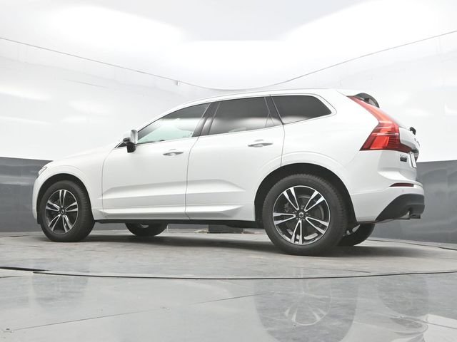 Used 2021 White Volvo T6 Momentum image 47