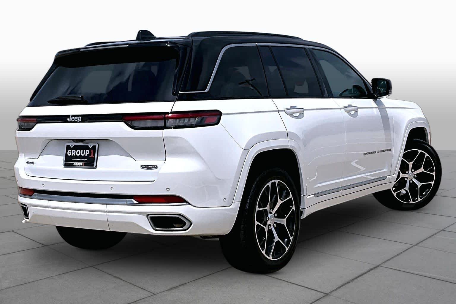Used 2025 Bright White Clearcoat Jeep Summit Reserve image 13