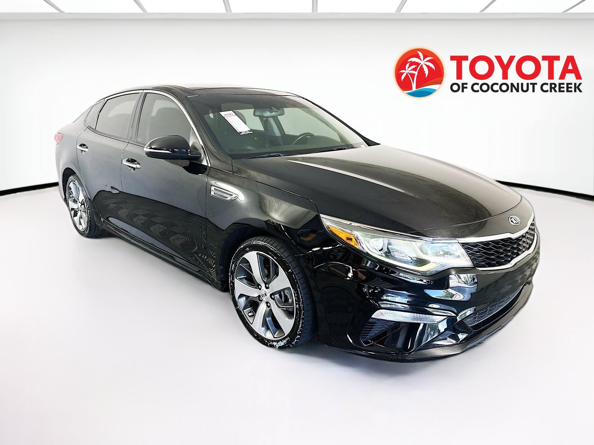 2019 Kia Optima S AT's photo