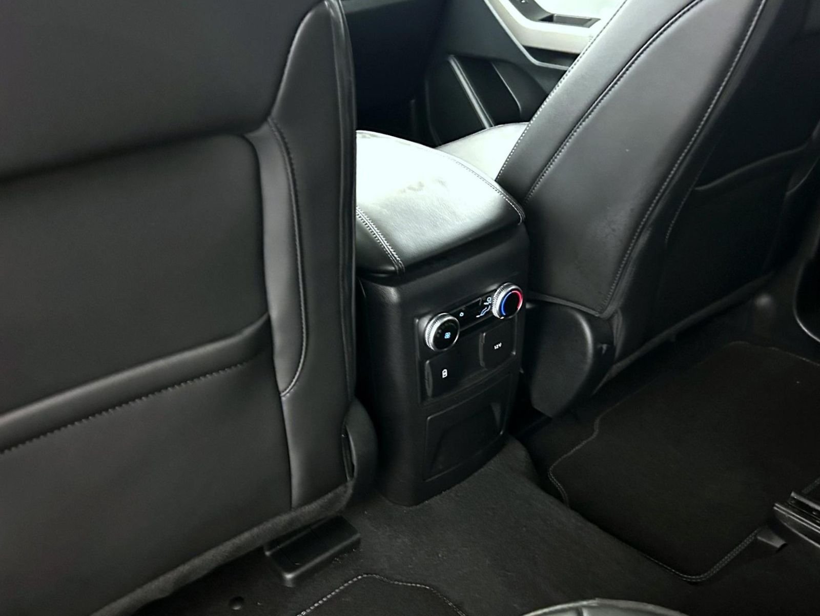 Used 2024 Blue Ford XLT image 23