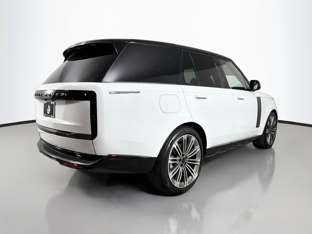 New 2026 Fuji White Land Rover SE image 31