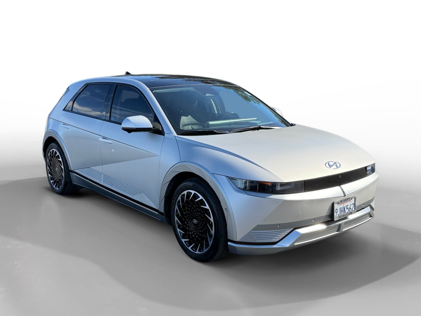 Used 2023 Gold Hyundai Limited image 7