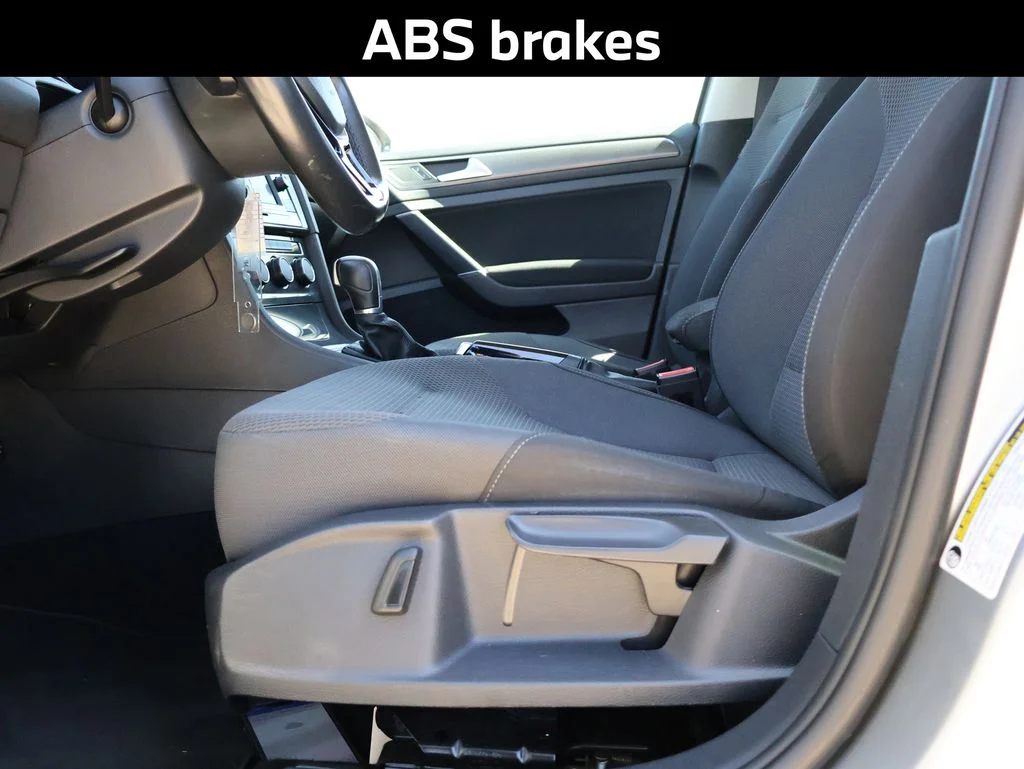 Used 2018  Volkswagen TSI S 4-Door image 9