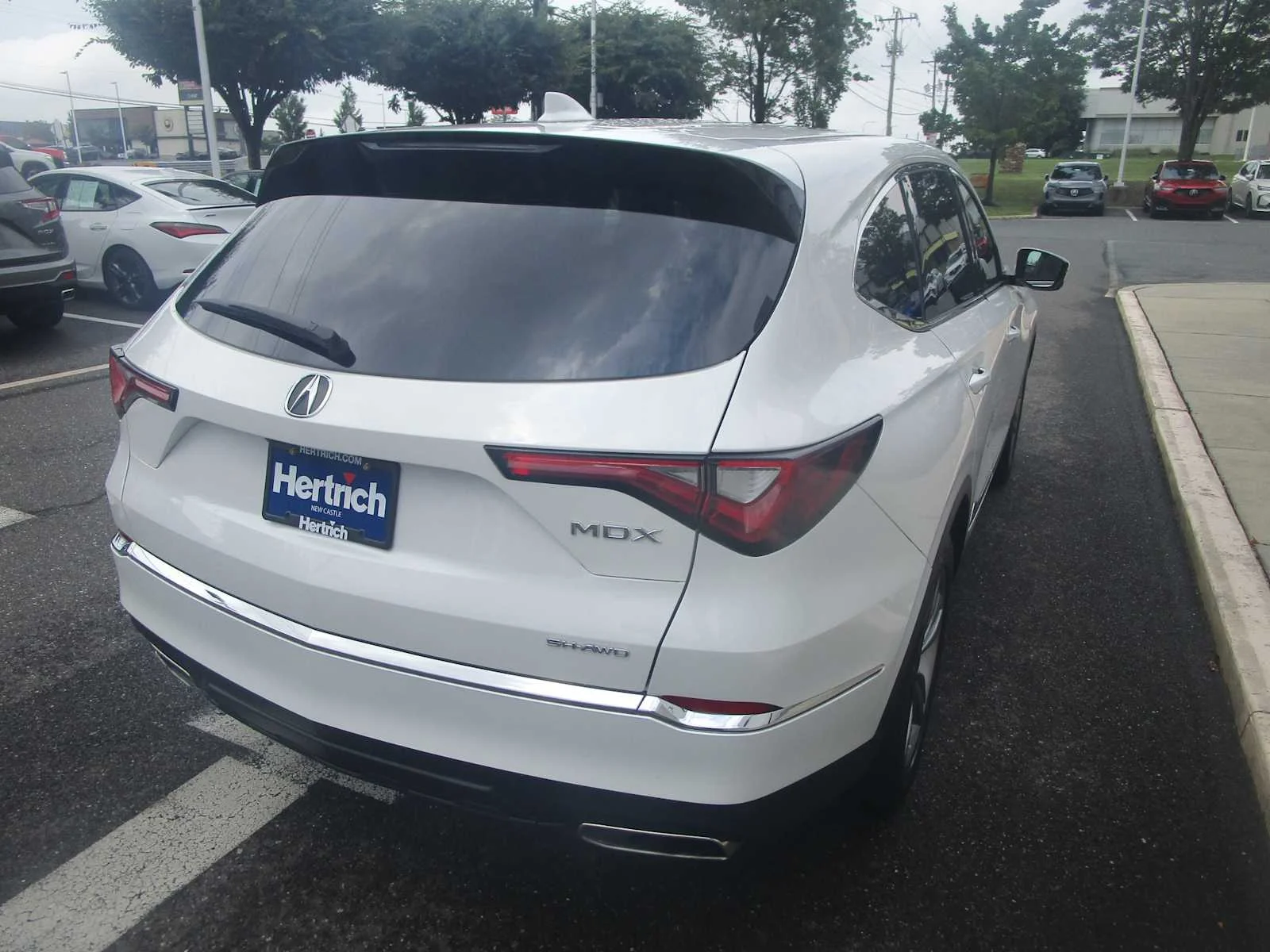 Certified Used 2024 Platinum White Pearl Acura  image 5