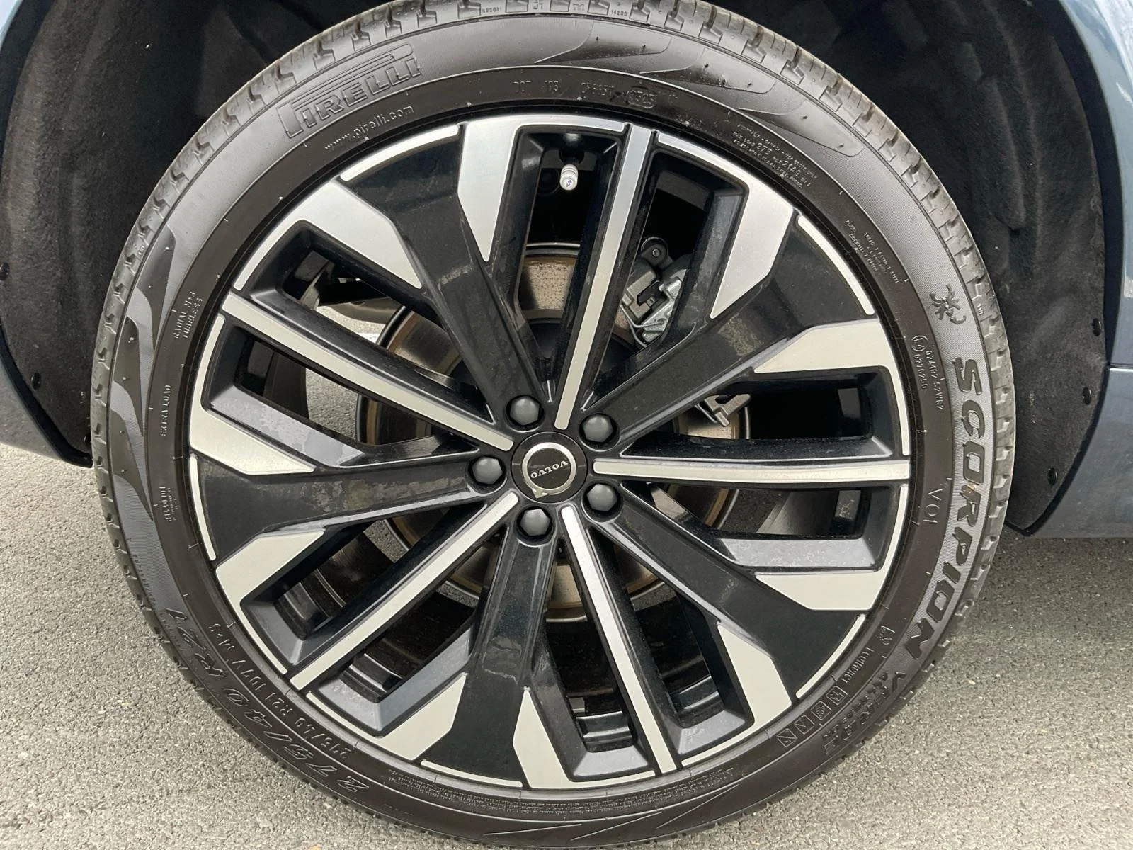 2026 Volvo XC90 Ultra - Photo 16
