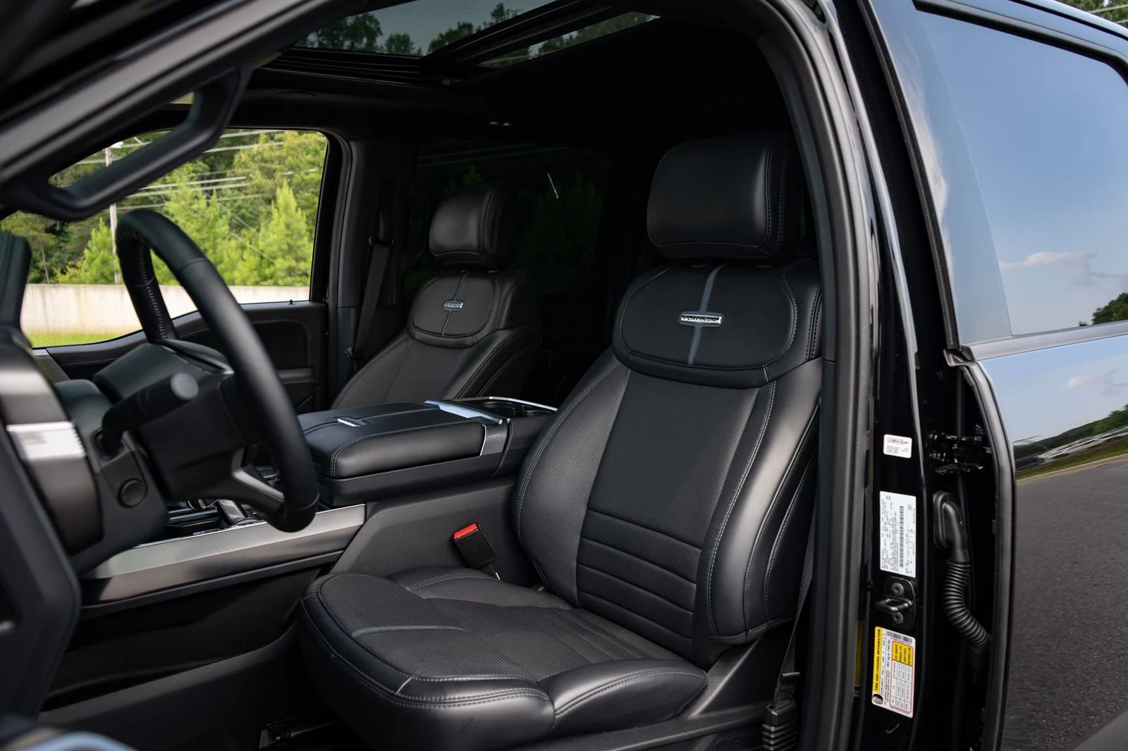 Used 2025 Black Ford Platinum image 30