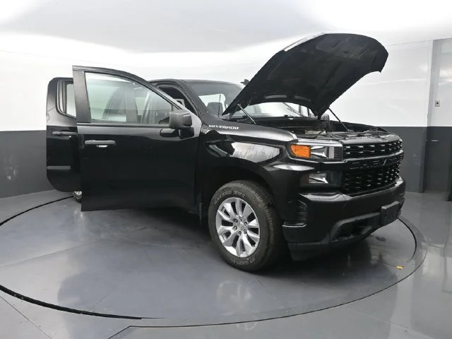 Used 2020  Chevrolet Custom image 39