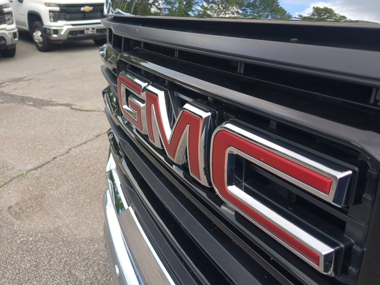 New 2026 Summit White GMC Pro image 29
