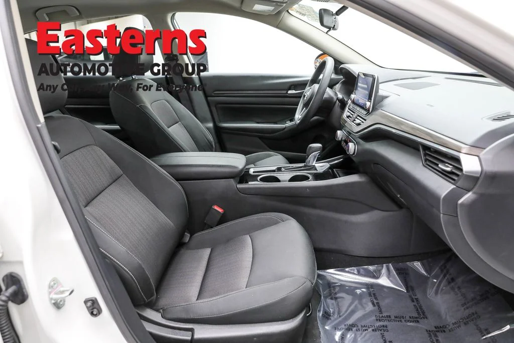 Used 2024 White Nissan 2.5 SV image 23