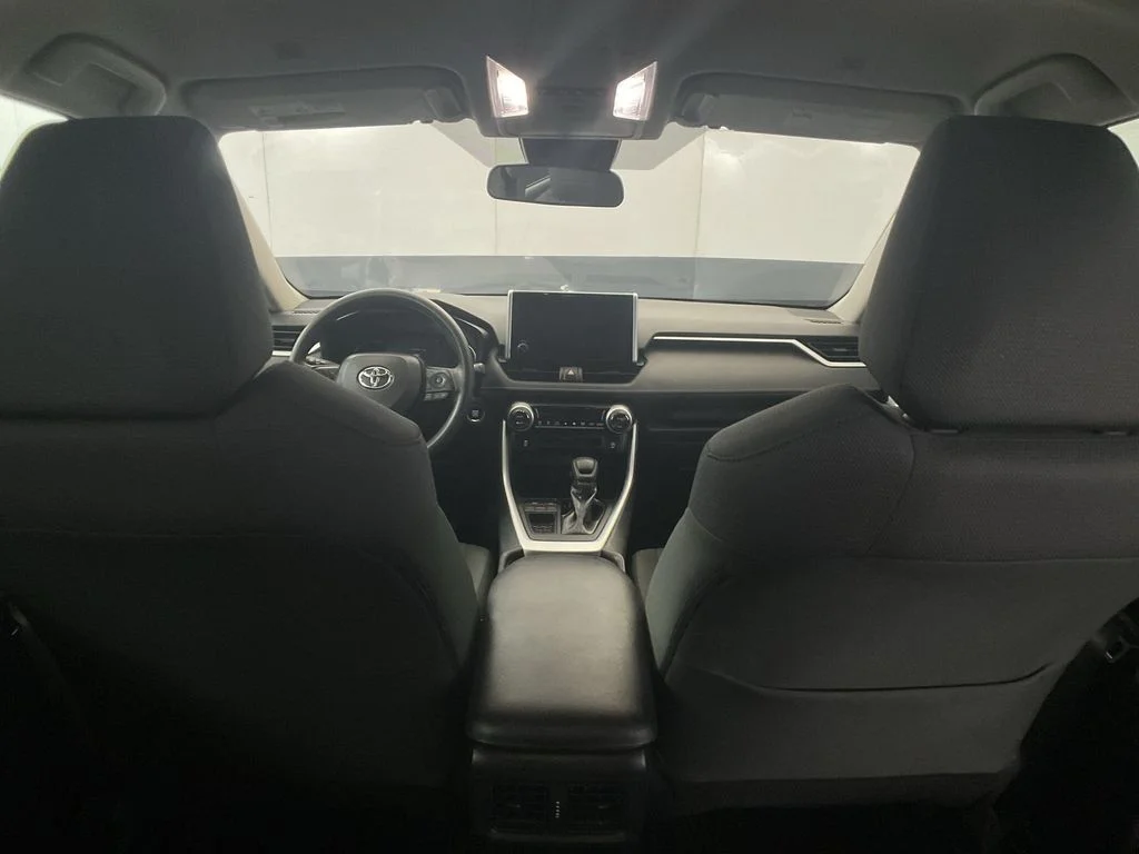 Used 2025 Ice Toyota XLE image 28