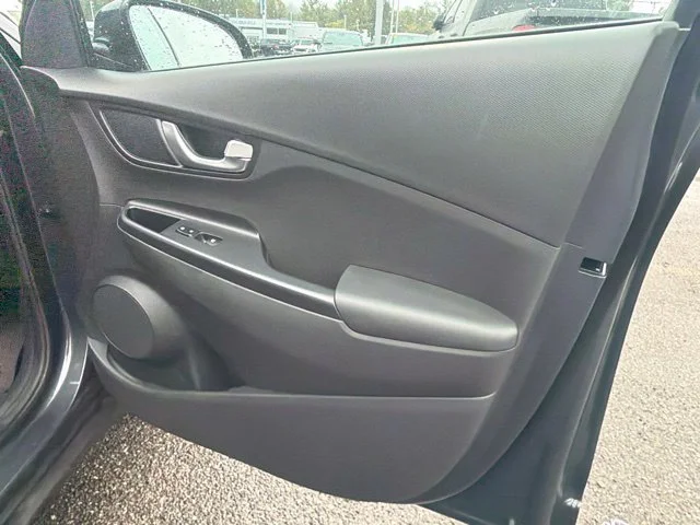 Used 2022 Thunder Gray Hyundai SEL image 8