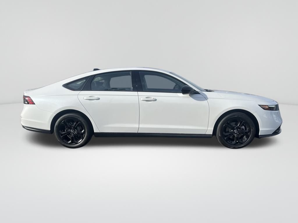 2025 Honda Accord SE - Photo 8