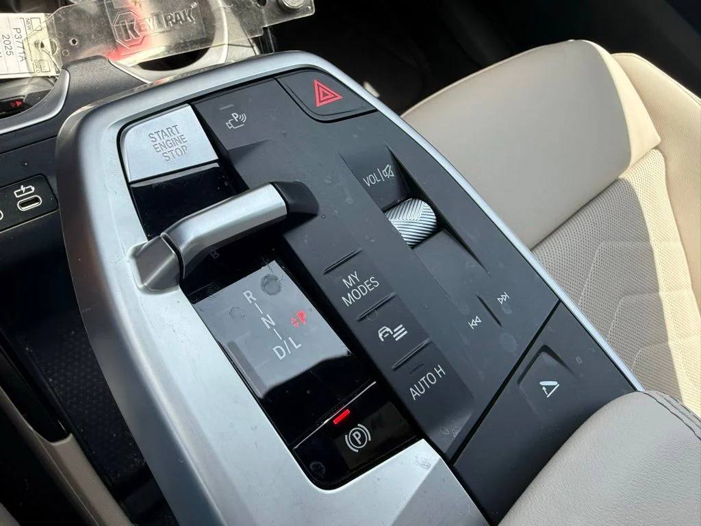 Used 2025 Gray BMW xDrive28i image 13