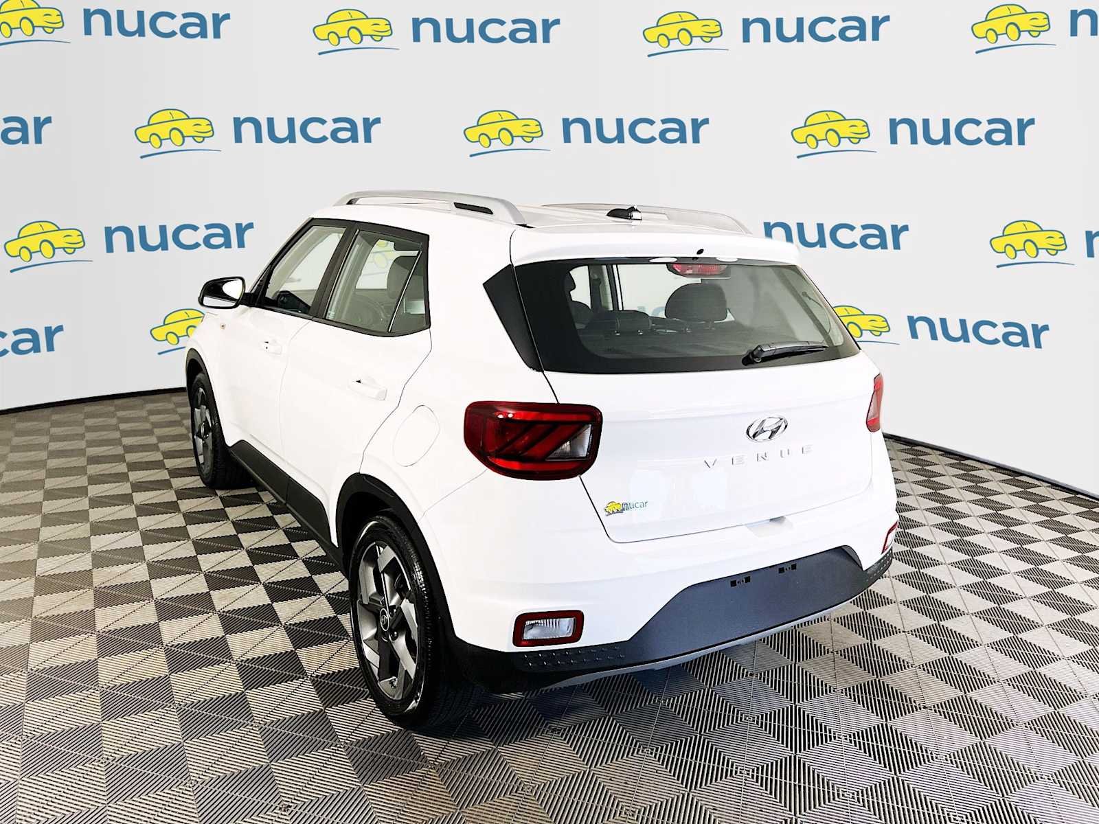 Used 2025 Lunar White Hyundai SEL image 5