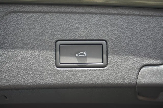 New 2026 Avocado Green Pearl Volkswagen 2.0T SE w/Technology image 11