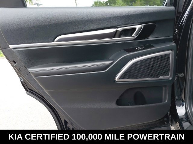 Used 2025 Black Kia S image 26