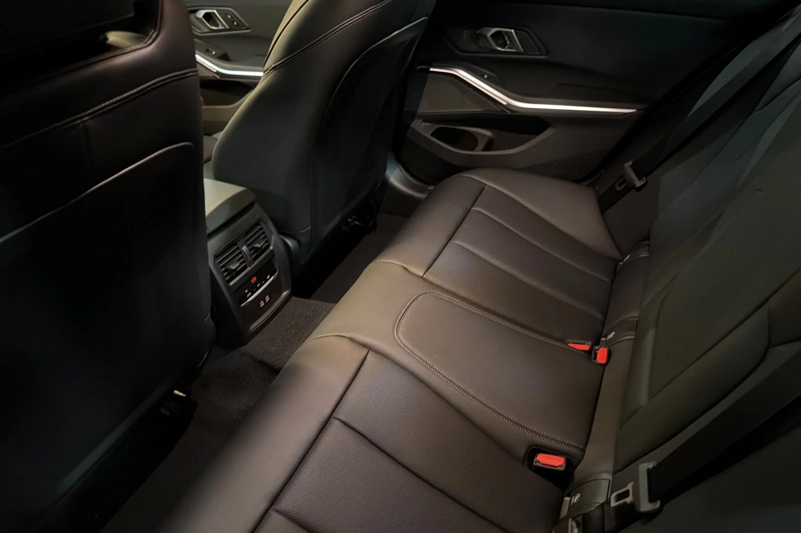 New 2026 Black Sapphire Metallic BMW 330i NA image 11