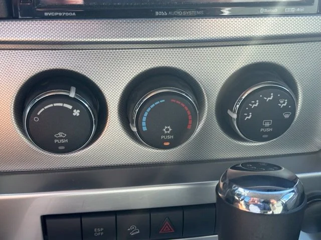 Used 2008 Blue Jeep Limited image 38