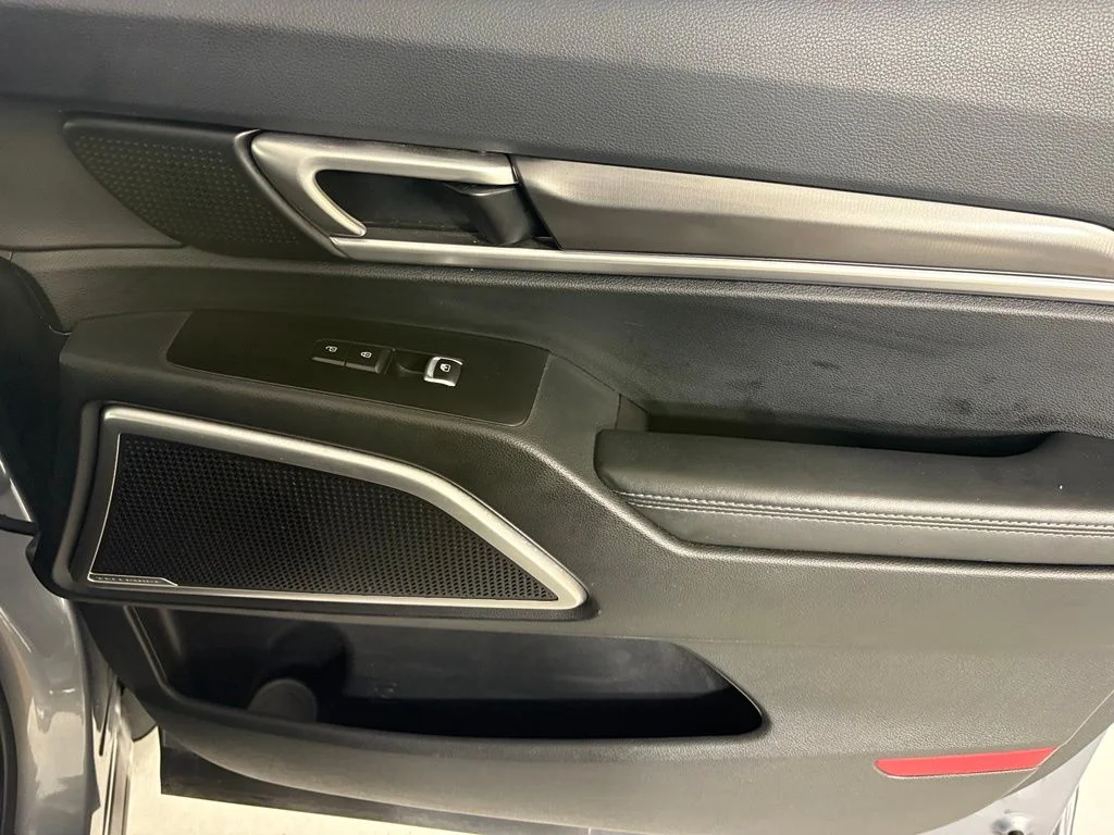 Used 2025 Silver Kia S image 12