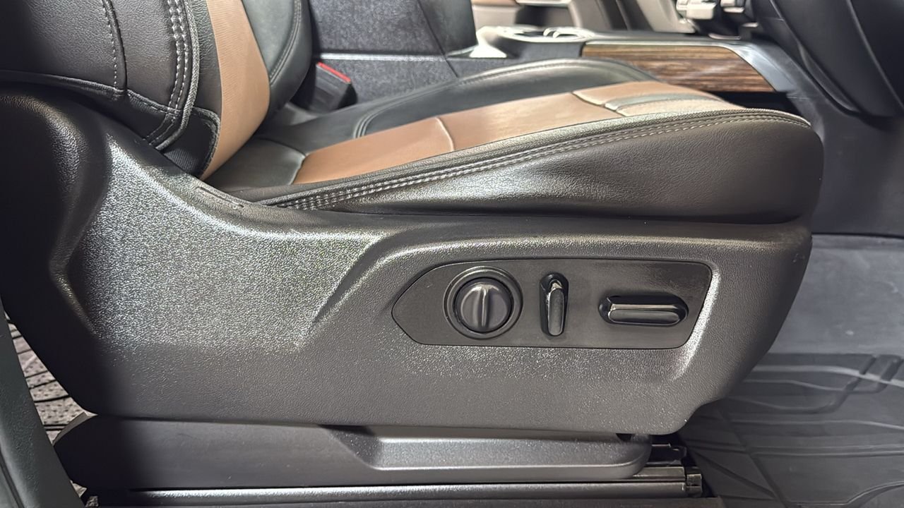 Used 2019 Black Chevrolet High Country image 20