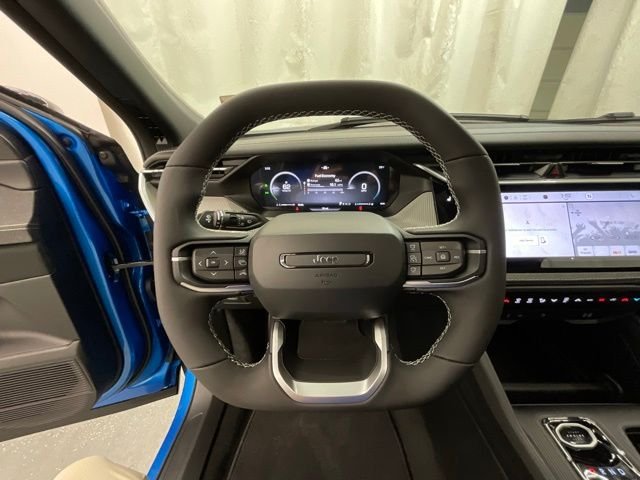 New 2026 Hydro Blue Pearl-Coat Exterior Paint Jeep Laredo image 11