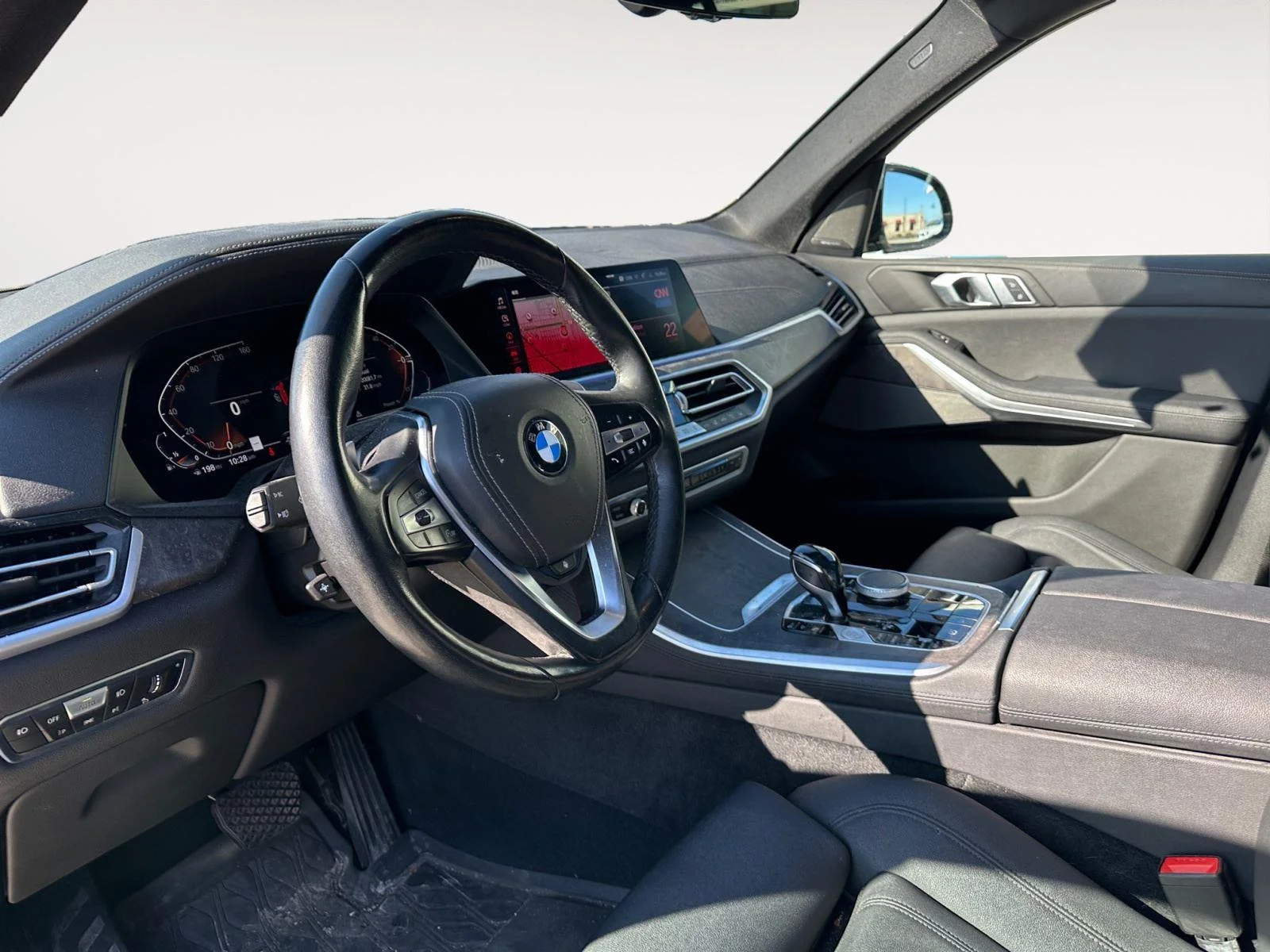 Used 2021 Arctic Grey Metallic BMW xDrive40i image 13