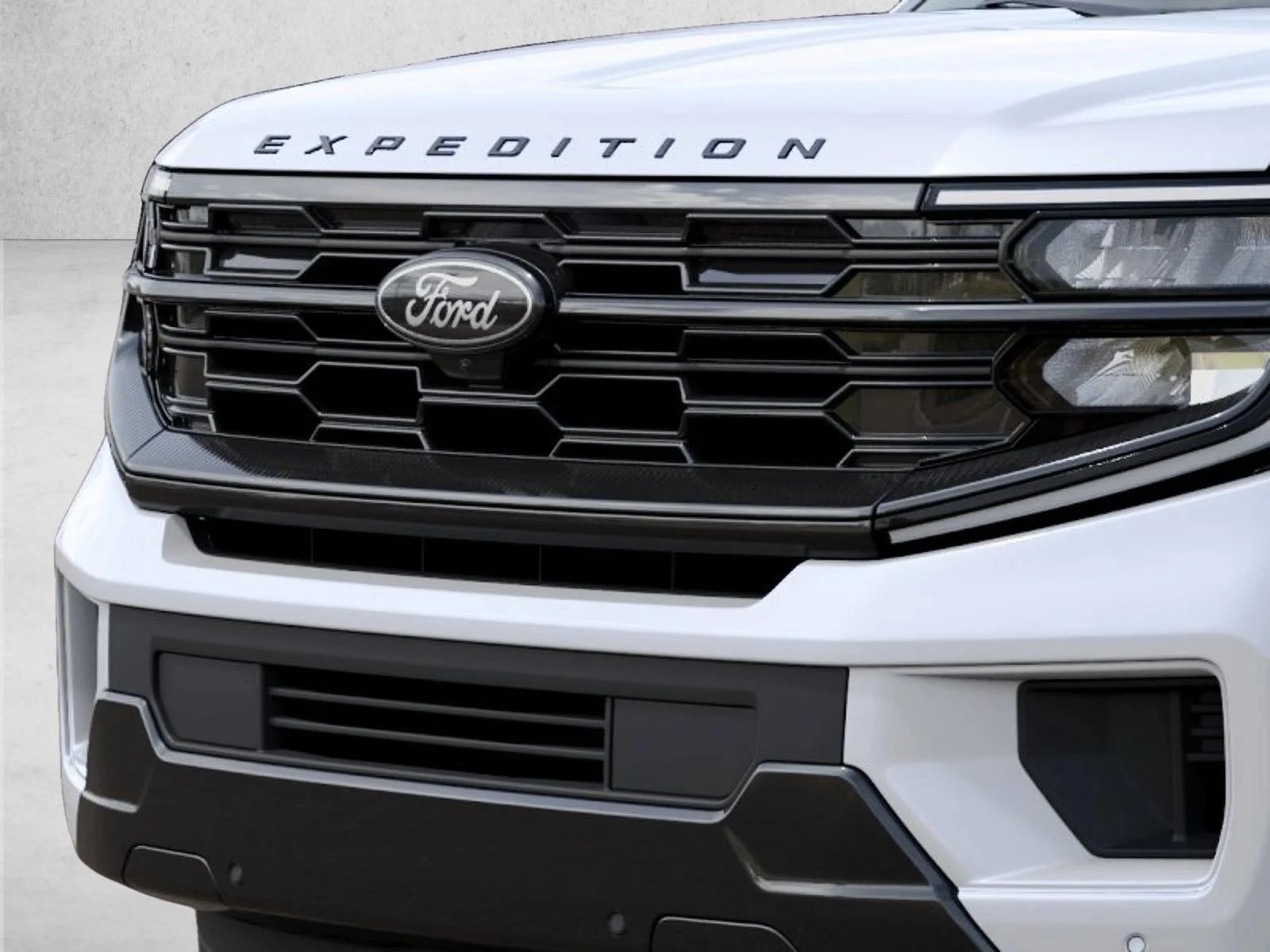 New 2027 Star White Metallic Tri-Coat Ford Platinum image 17